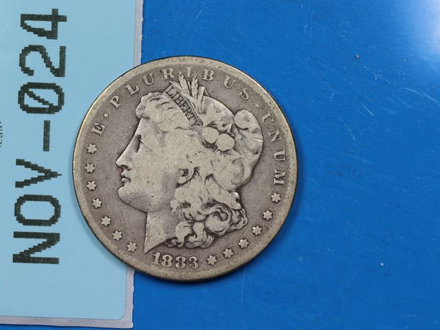 Lot 108-024 - 1883-S $1 MORGAN SILVER DOLLAR EARLY US TYPE COIN