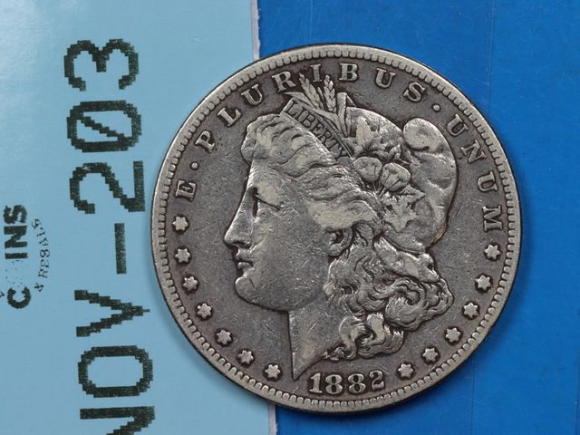 Lot 108-203 - 1882-S $1 MORGAN SILVER DOLLAR EARLY US TYPE COIN