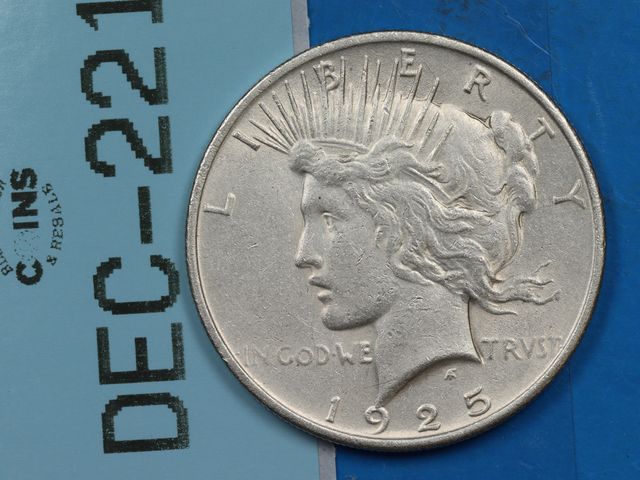 Lot 108-221 - 1925 SILVER PEACE DOLLAR $1 EARLY U.S TYPE COIN SILVER