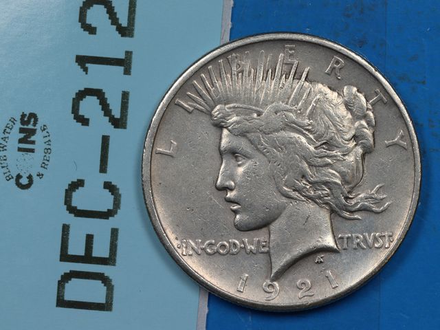 Lot 108-212 - 1921 SILVER PEACE DOLLAR *KEY DATE* EARLY U.S TYPE COIN SILVER