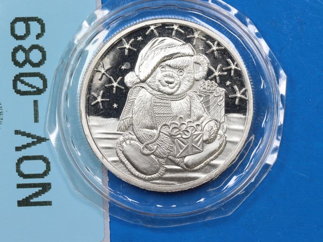Lot 108-089 - 1oz 999 SILVER ROUND TEDDY BEAR CHRISTMAS GIFTS BULLION ROUND