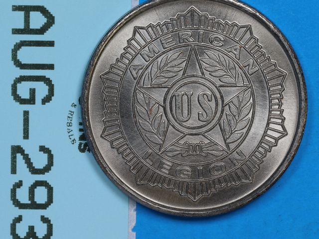 Lot 108-293 - VIETNAM THE WALL AMERICAN LEGION TOKEN COIN
