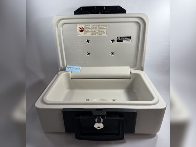 Lot 108-014 - SENTRY SAFE WITH KEY LOCK CARRY SAFE