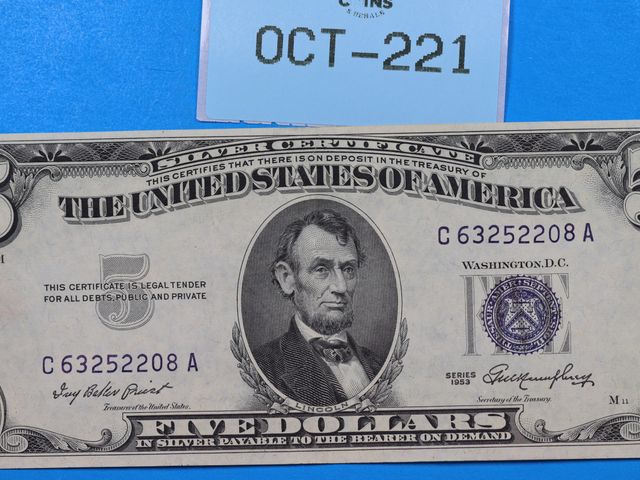 Lot 108-221 - 1953 $5 BILL CRISP LINCOLN FIVE DOLLAR SILVER CERTIFICATE NICE PAPER MONEY CURRENCY
