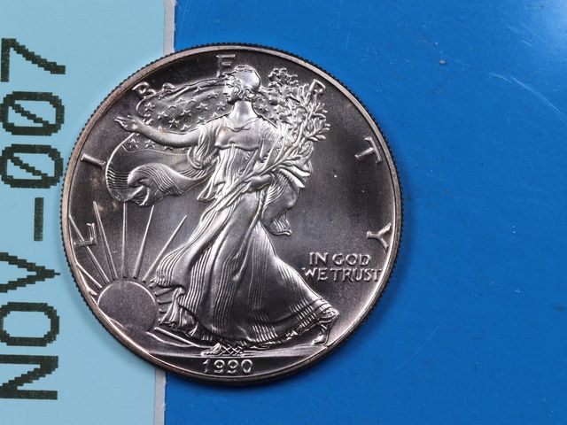 Lot 108-007 - 1990 AMERICAN SILVER EAGLE 1oz 999 SILVER BULLION COIN UNITED STATES MINTED