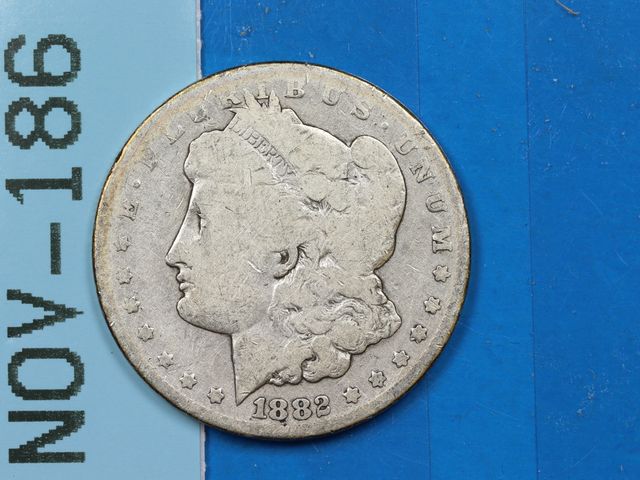 Lot 108-186 - 1882-CC $1 MORGAN SILVER DOLLAR EARLY US TYPE COIN CARSON CITY BETTER DATE