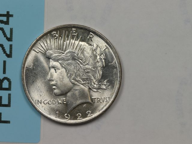 Lot 108-224 - 1922 PEACE SILVER DOLLAR EARLY US TYPE COIN 90% SILVER COINAGE