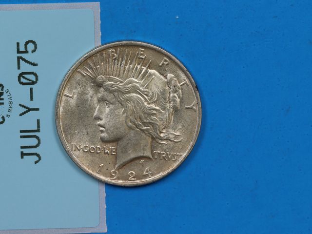 Lot 108-075 - 1924 $1 SILVER PEACE DOLLAR AU BU EARLY US TYPE COIN