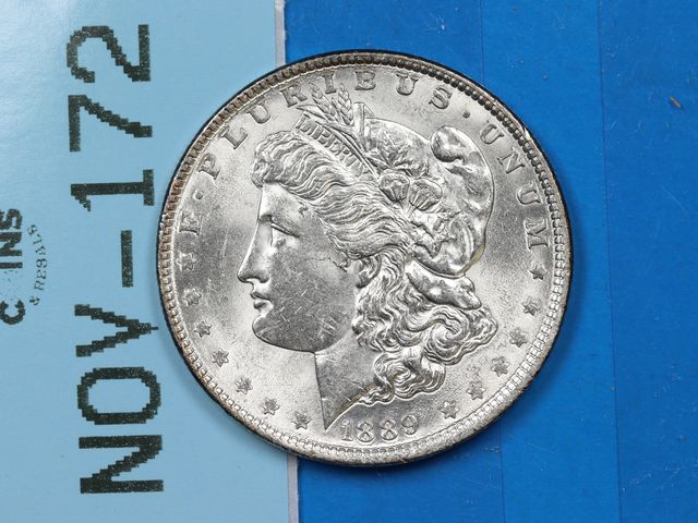 Lot 108-172 - 1889 $1 MORGAN SILVER DOLLAR EARLY US TYPE COIN