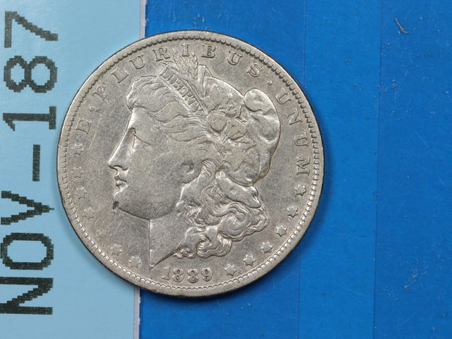 Lot 108-187 - 1889-O $1 MORGAN SILVER DOLLAR EARLY US TYPE COIN