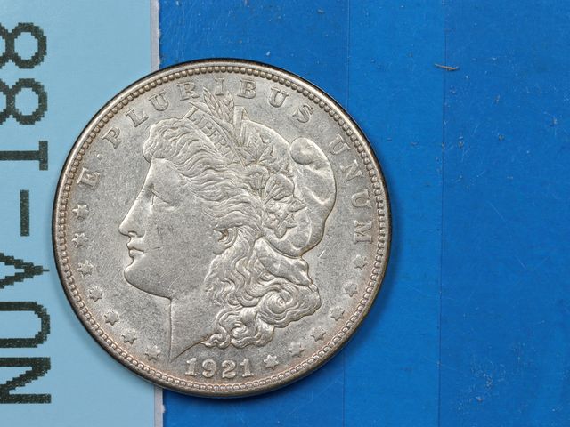 Lot 108-188 - 1921-S $1 MORGAN SILVER DOLLAR EARLY US TYPE COIN LAST YEAR DESIGN