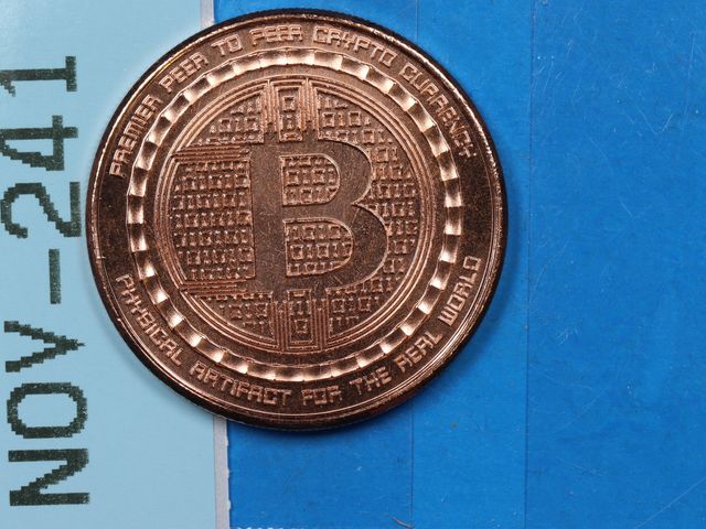 Lot 108-241 - 1oz 999 COPPER BULLION ROUND BITCOIN DESIGN