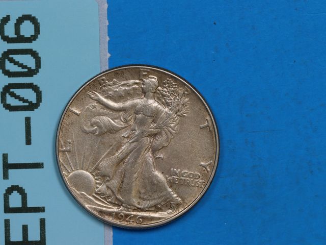 Lot 108-006 - 1946 SILVER WALKING LIBERTY HALF DOLLAR EARLY U.S TYPE COIN SILVER
