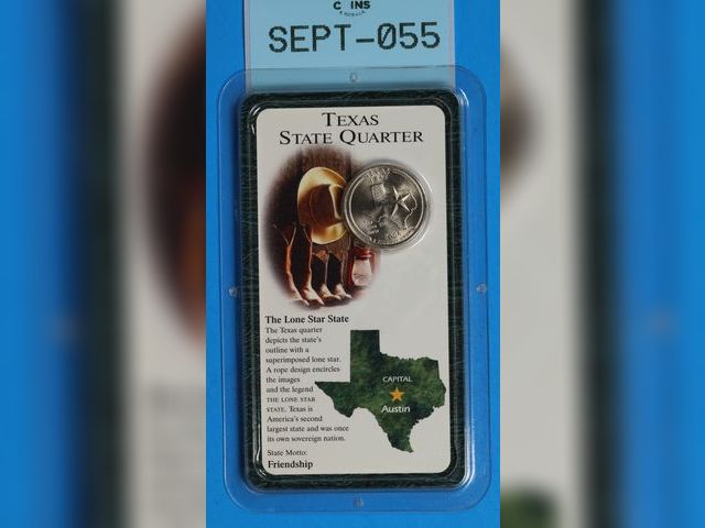 Lot 108-055 - 2004 TEXAS STATE QUARTER IN PLASTIC CASE STATE QUARTER COIN HISTORY ON CARD