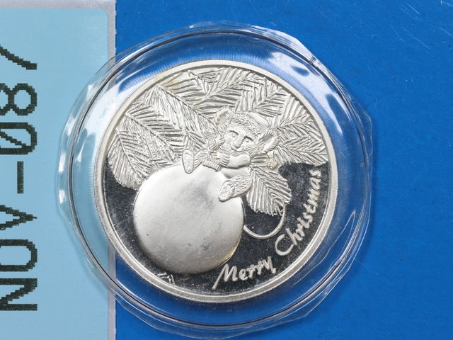 Lot 108-087 - 1oz 999 SILVER ROUND MERRY CHRISTMAS ORDIMENT ANIMAL BULLION ROUND
