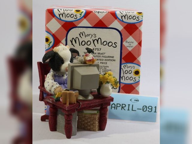 Lot 108-091 - MARY'S MOO MOOS MOO GOT MAIL? COW AT COMPUTER FIGURINE