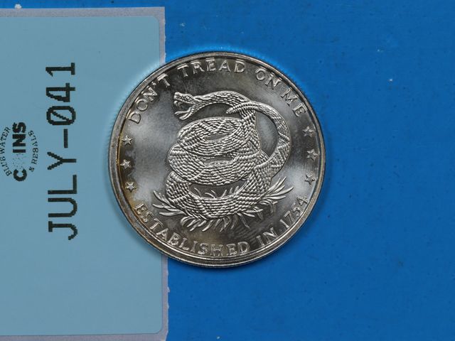 Lot 108-041 - 1oz SILVER DON'T TREAD ON ME SILVER ROUND