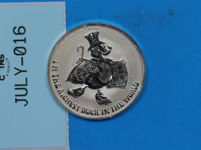 Lot 108-016 - 2022 NIUE $2 SCROGE MCDUCK 1oz 999 FINE SILVER COIN RICHEST DUCK IN THE WORLD