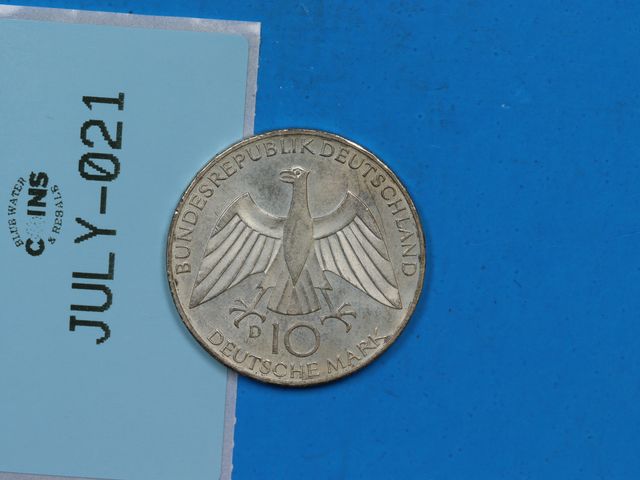 Lot 108-021 - 1972 D GERMANY 10 MARK SILVER OLYMPIC COIN