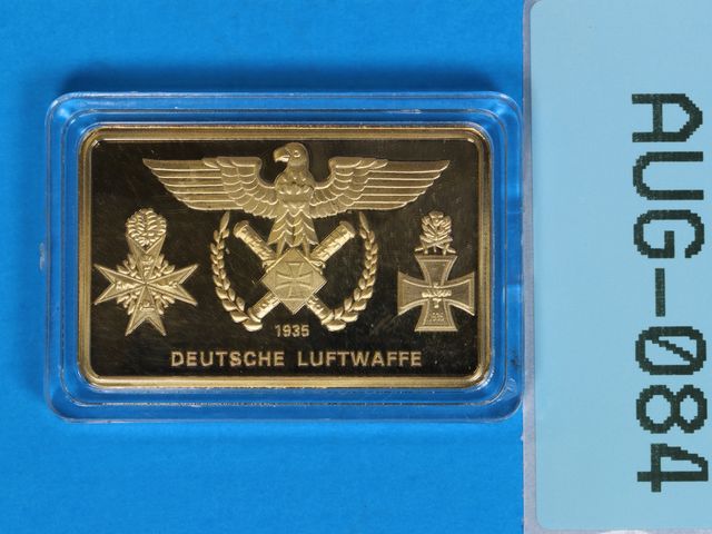 Lot 108-084 - AIR FORCE AIRCRAFT BOMBER WWII IMPERIAL EAGLE MEDAL BAR GOLD PLATED