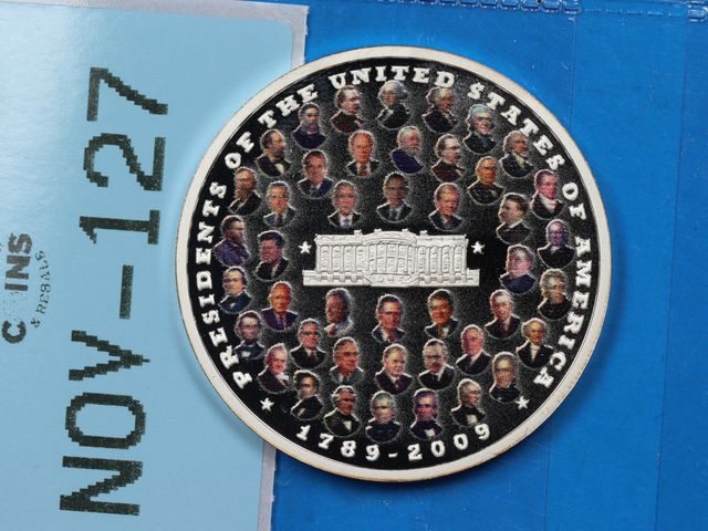 Lot 108-127 - PRESIDENTS OF THE UNITED STATES OF AMERICA TOKEN ROUND 1789-2009