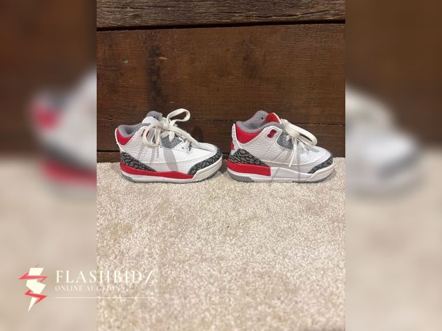 Lot 109-109 - Nike Air Jordan 3 Retro Toddler Shoes – Size 4, White/Red/Gray