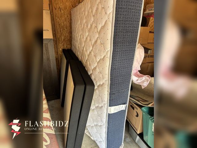 Lot 109-22-122 - Split King Adjustable Bed Bases with Mattress