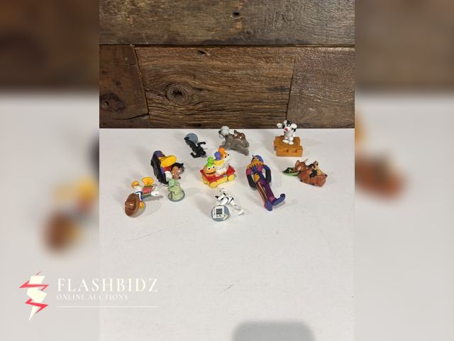 Lot 109-42 - Lot of Vintage McDonald’s &amp; Burger King Toys – Disney, Looney Tunes, Star Wars &amp; More