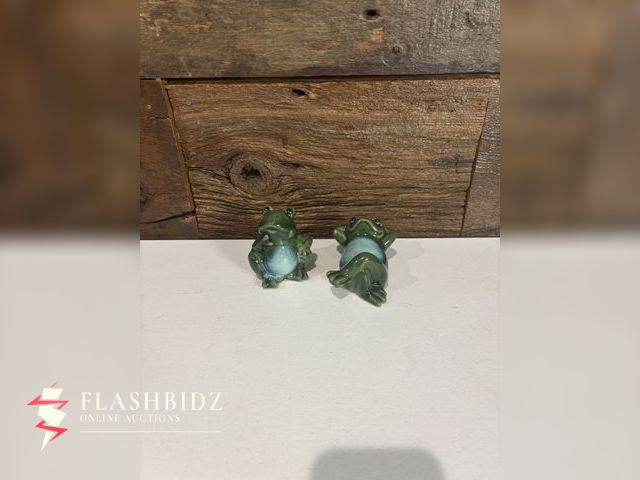 Lot 109-99 - Set of 2 Ceramic Frog Figurines – Relaxing Poses