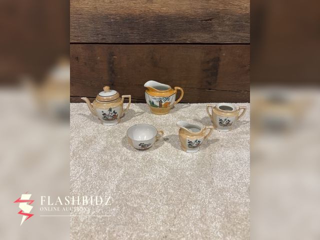 Lot 109-27 - Vintage Mickey &amp; Minnie Mouse Miniature Tea Set – Made in Japan