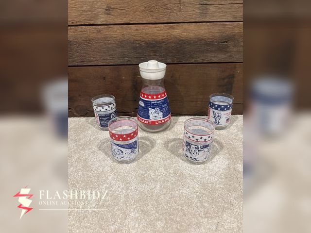 Lot 109-25 - Vintage 1970s Apollo Space Mission Glassware Set with Carafe – 5 Pieces