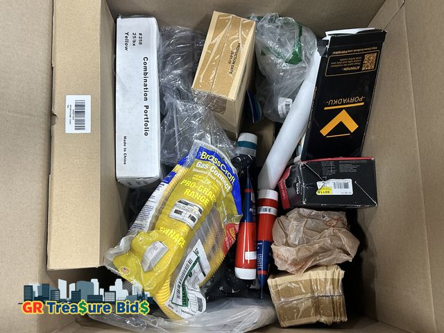 Lot 111-01120 - medium box of mixed merchandise