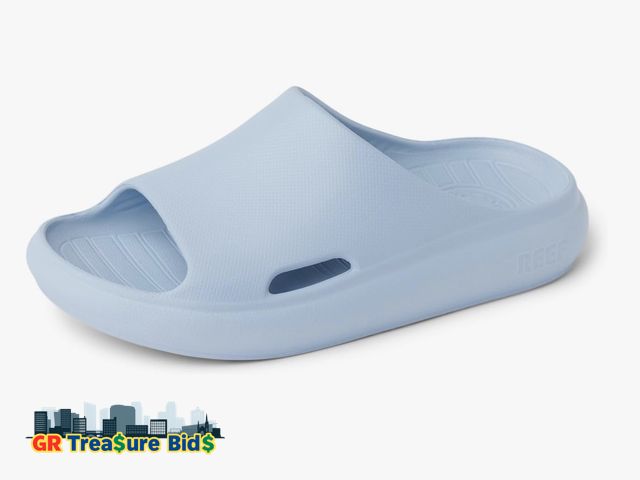 Lot 111-57927 - New Women's Comfort Slides size 7-8