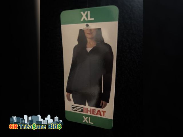 Lot 111-1783 - 1 New New 32 Degrees Heat Women's Cozy Fleece Button Front Jacket (US, Alpha, XL, Regular, Regular, ...