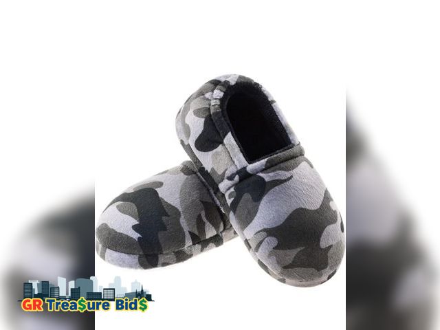Lot 111-51383 - New LA PLAGE Boys House Slippers with Cozy Memory Foam Slip On Camo House Shoes, Breathable Indoor O...