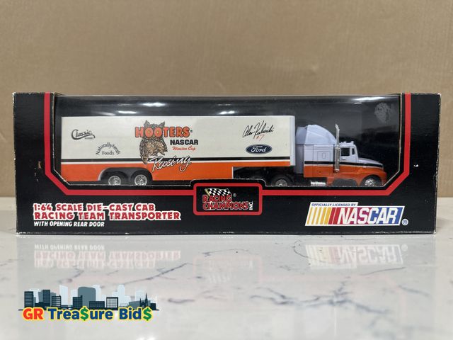 Lot 111-55105 - Racing Champions Nascar Hooters 1:64 Semi Truck Trailer 1992 Alan  Kulwicki (A1)