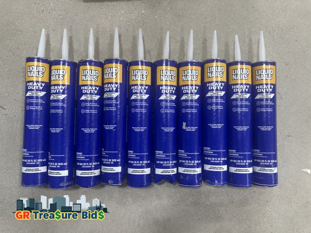 Lot 111-06302 - 10 Tubes Liquid Nails Heavy Duty Construction Adhesive 828ml (28 fl oz)
