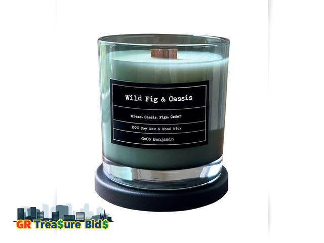 Lot 111-69695 - Wooden Wick, 100% Soy, Highly Scented, Hand Poured, 8 oz (Wild Fig &amp; Cassis)