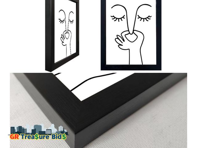 Lot 111-38073 - New AIANHUA Black and White Bathroom Wall Decor Bad Smell Humorous Wall Art Funny Guest Toilet Pictu...