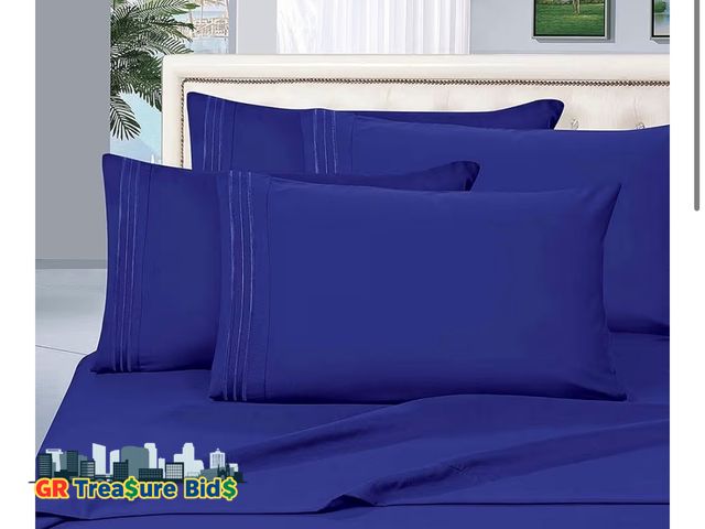 Lot 111-76262 - New Elegant Comfort 3-Piece 1500 Thread Count Egyptian Quality Ultra Soft Wrinkle, Fade, Stain Resis...