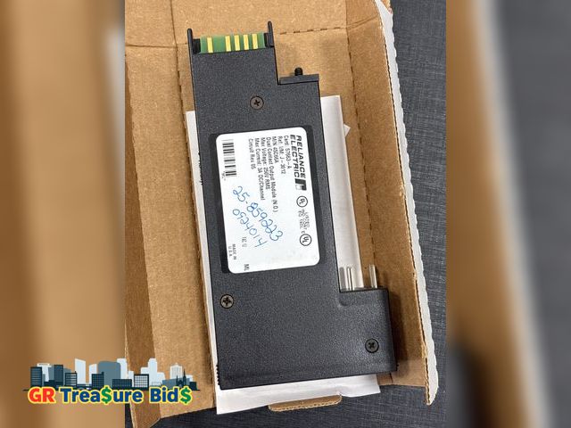 Lot 111-4026 - 1 Reliance Electric dual contact output module. Card: 57663-A / 45C66A.