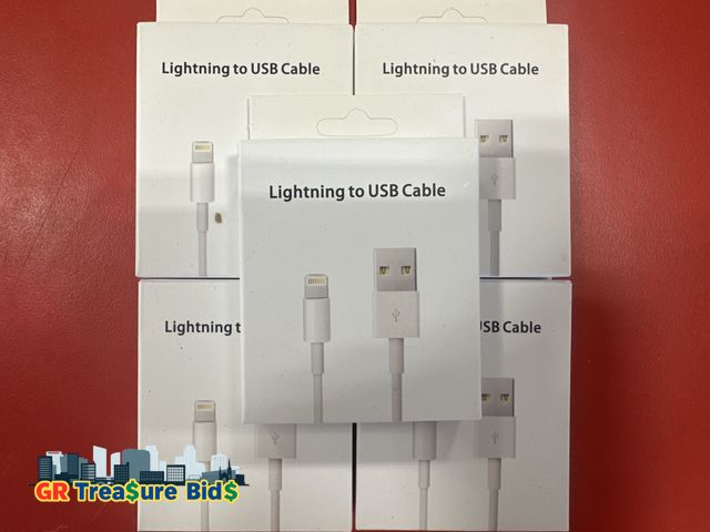Lot 111-25879 - lot of (5) apple iphone lightning to USB cable charger