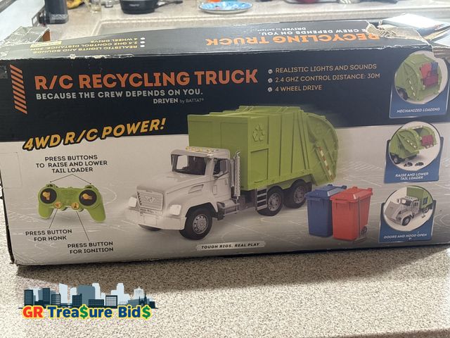 Lot 111-51394 - Driven by Battat - Large 18-Inch Green Recycling Truck Toy for Kids – Lights &amp; Sounds, Movable R...