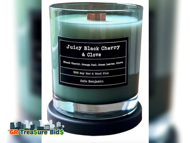 Lot 111-35405 - New Wooden Wick, 100% Soy, Highly Scented, Hand Poured, 8 oz (Juicy Black Cherry &amp; Clove)