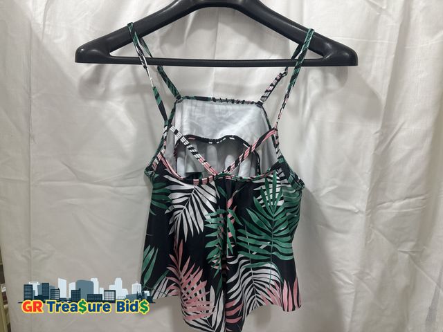 Lot 111-684307 - Women’s Tropical Leaf Print Crop Tank Top – Size L