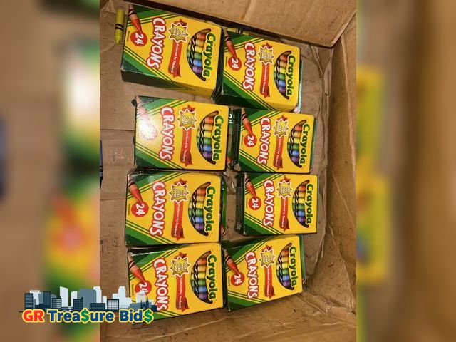 Lot 111-42925 - lot of (8) 975 Supply 1 pack Crayons, Classic Colors, Crayons For Kids, School Crayons, Assorted Col...