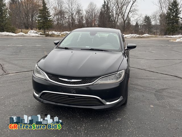 Lot 111-84664 - 2015 Chrysler 200