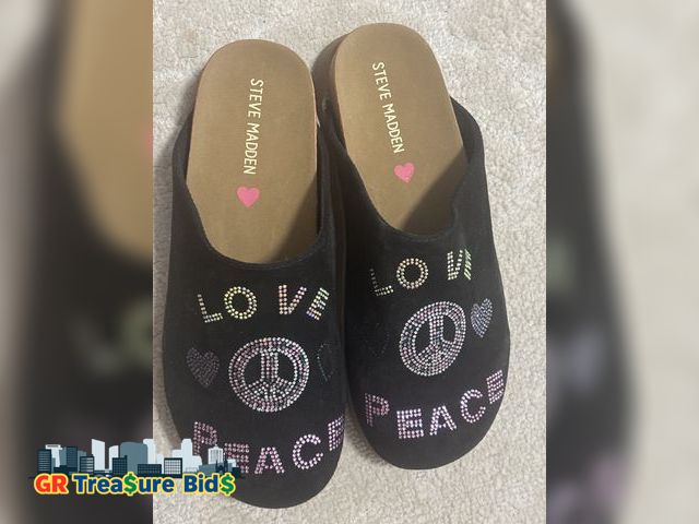 Lot 111-4037 - 1 New Steve Madden womens Mads (Little Kid/Big Kid) size 2