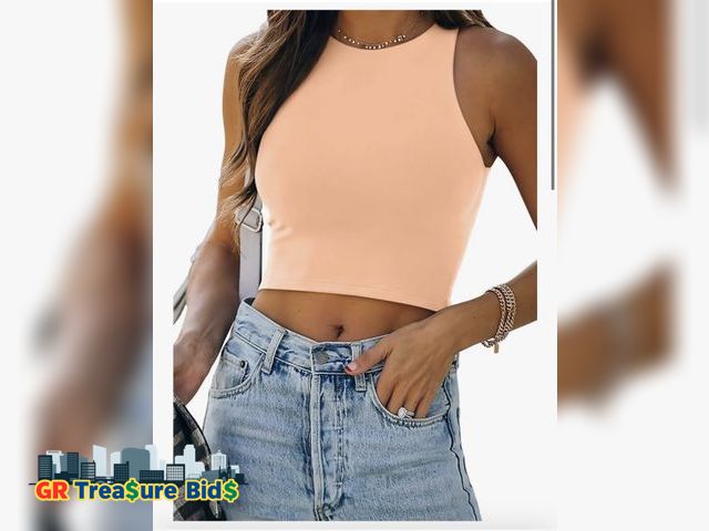 Lot 111-27339 - XXL REORIA Butsmooth® Women's Sleeveless Halter Neck Double Lined Casual Basic Crop Tank Tops