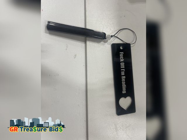 Lot 111-38629 - Funny Bookmarks for Women Men Book Lover Best Friend Reading Gifts for Book Lover Book Club Gift Wom...